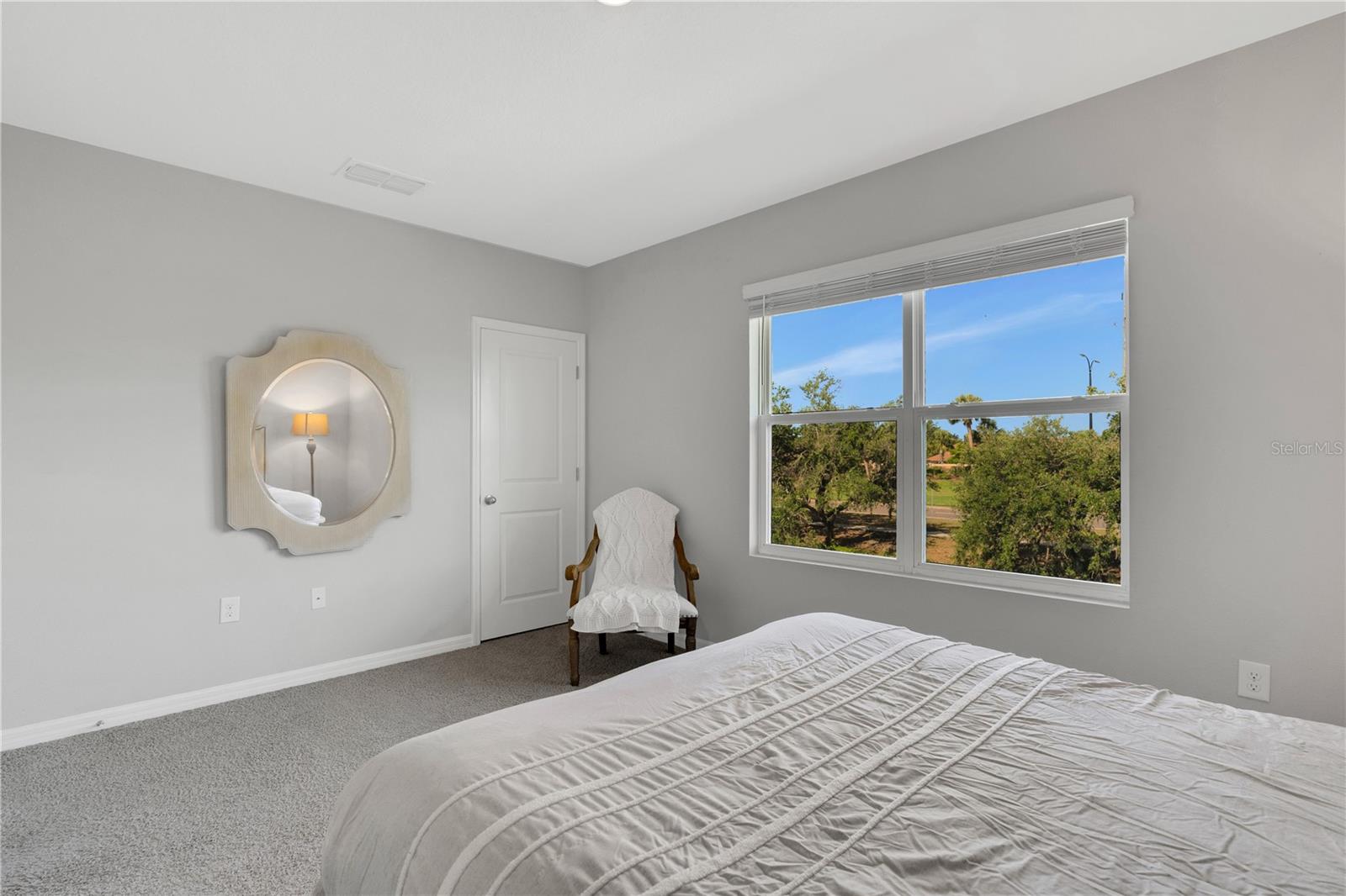 Image 25 of 66 For 8649 Daydream Street