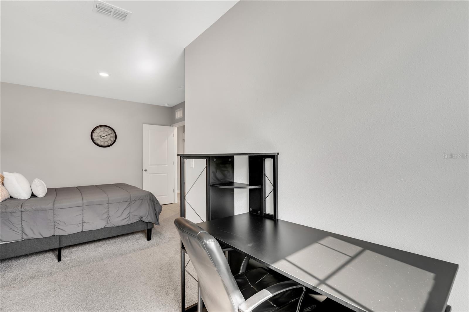 Image 33 of 66 For 8649 Daydream Street