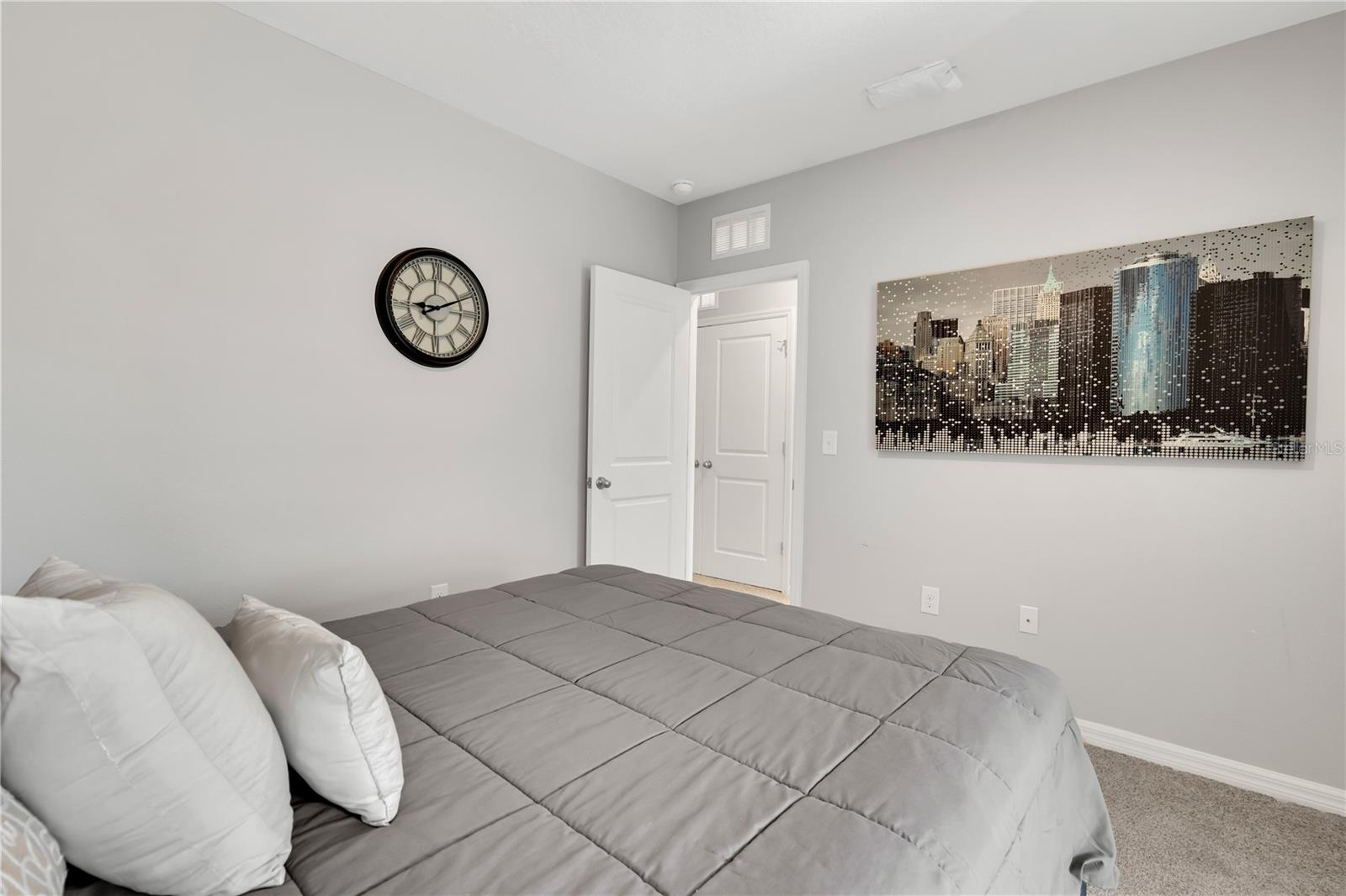 Image 34 of 66 For 8649 Daydream Street