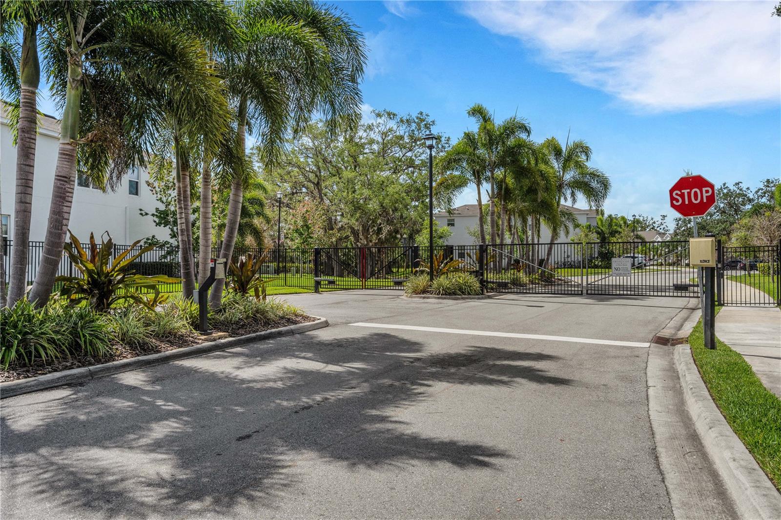 Image 47 of 66 For 8649 Daydream Street