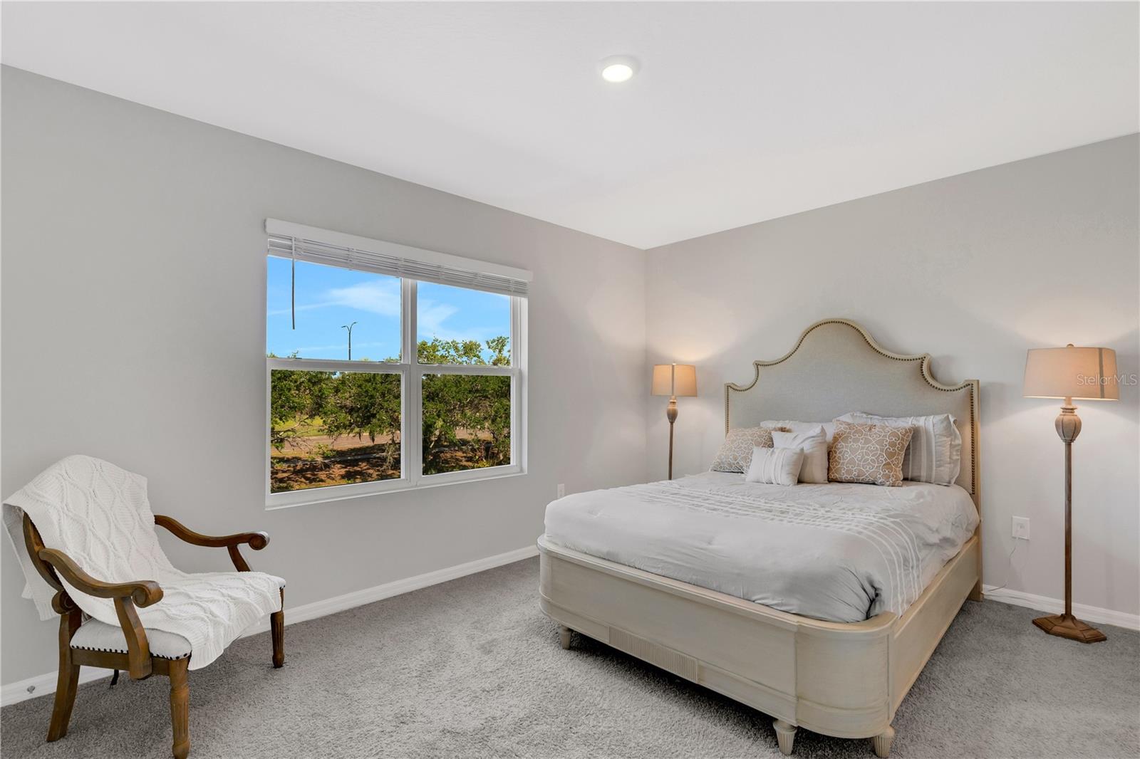 Image 6 of 66 For 8649 Daydream Street