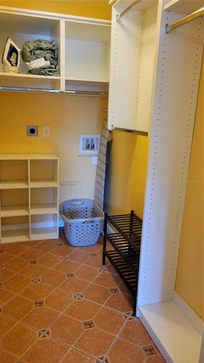 Image 11 of 26 For 3269 Beneva Road 102