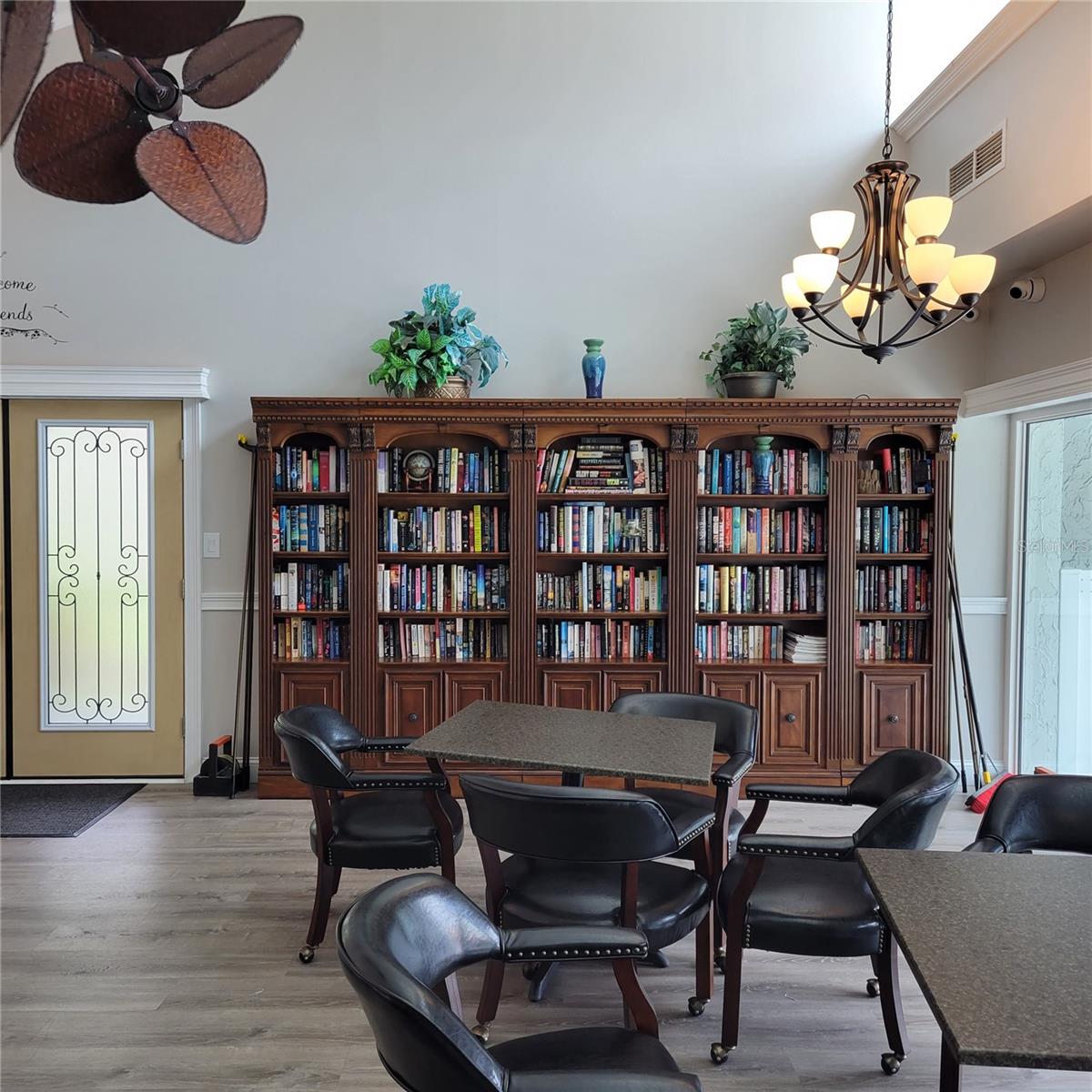 Image 19 of 26 For 3269 Beneva Road 102