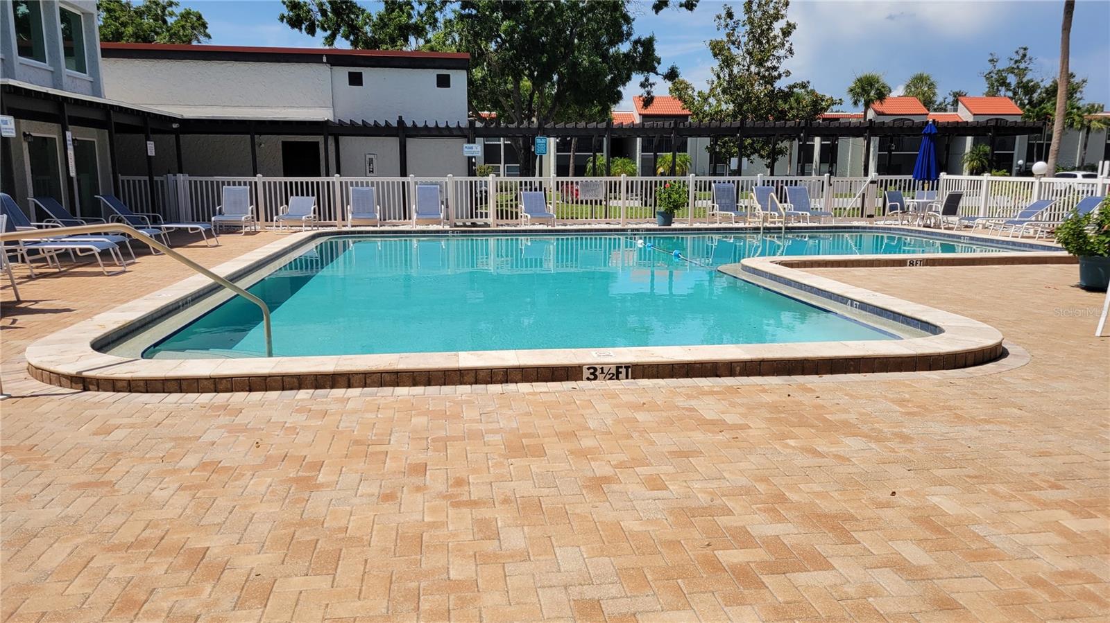 Image 21 of 26 For 3269 Beneva Road 102