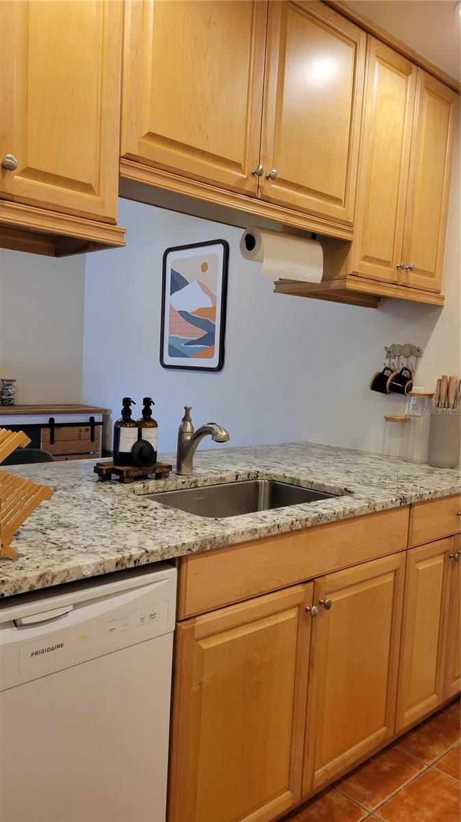 Image 3 of 26 For 3269 Beneva Road 102