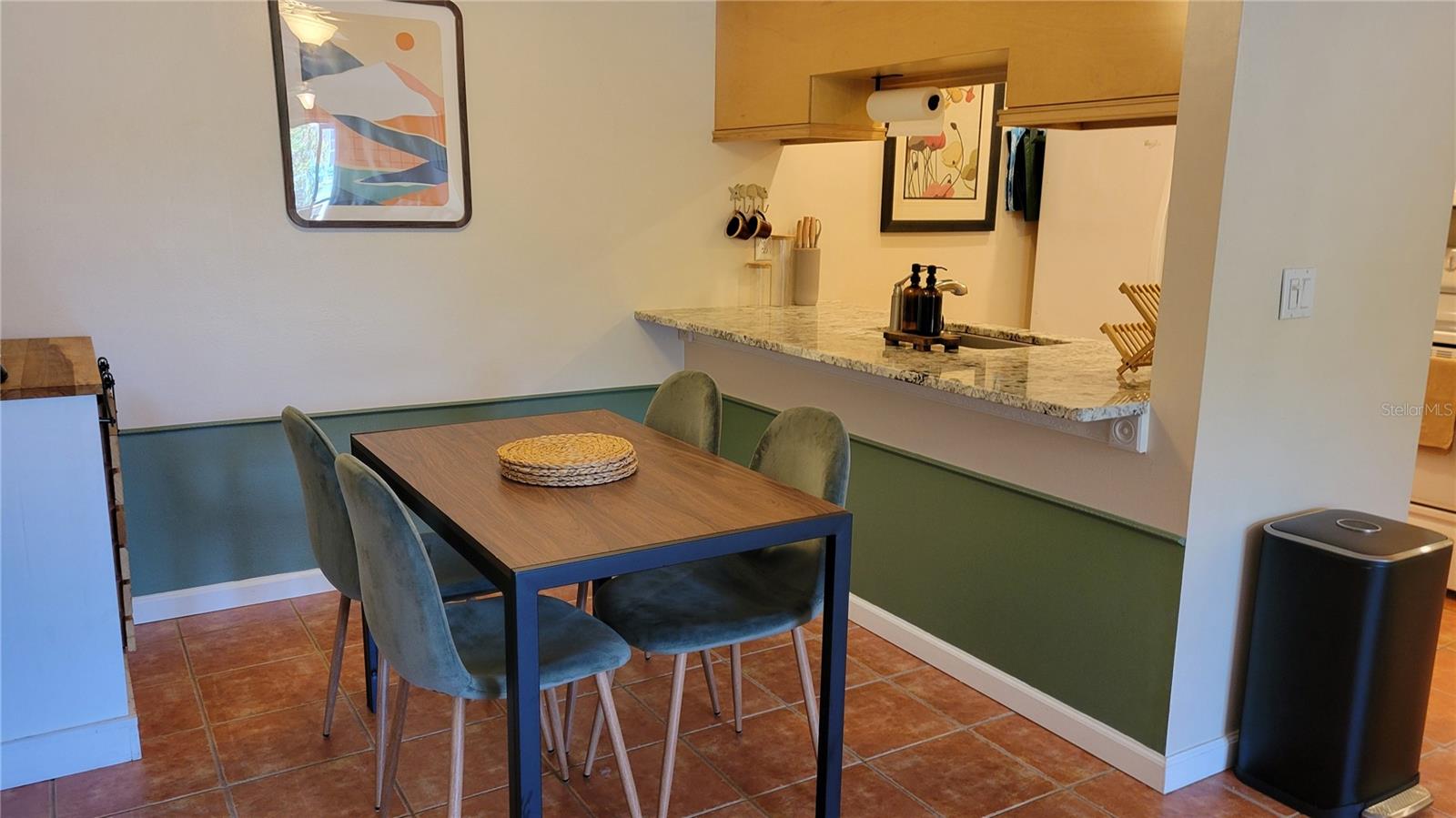 Image 5 of 26 For 3269 Beneva Road 102