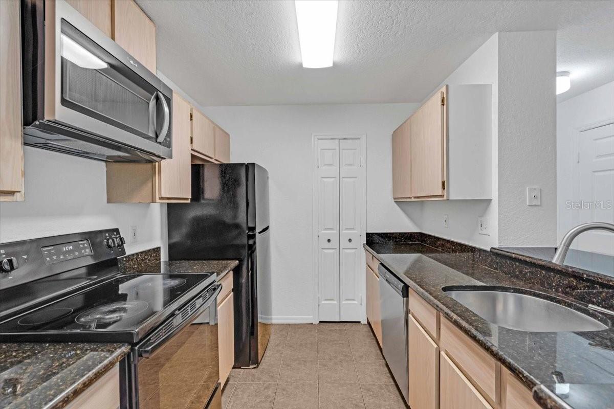 Image 10 of 22 For 7417 Vista Way 108