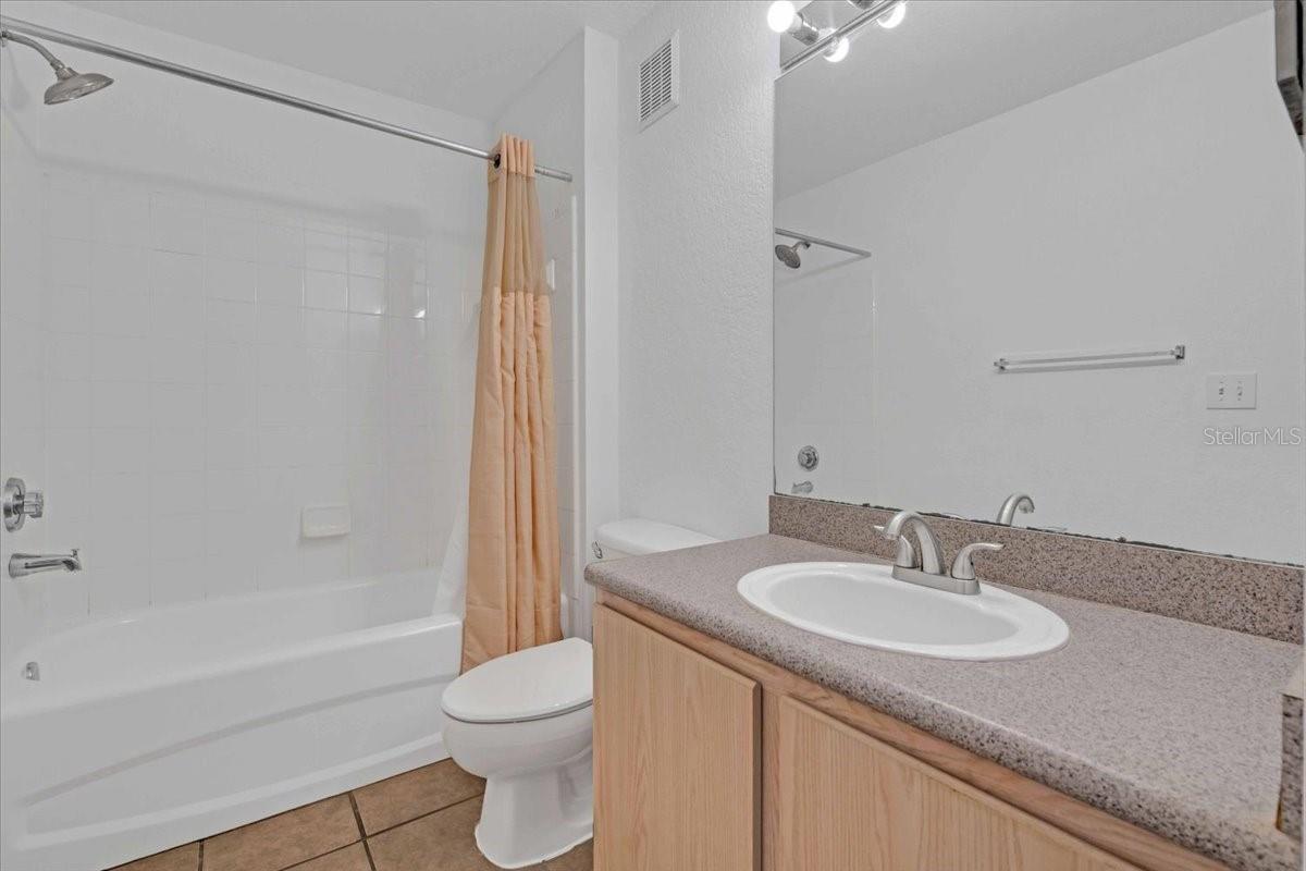 Image 18 of 22 For 7417 Vista Way 108