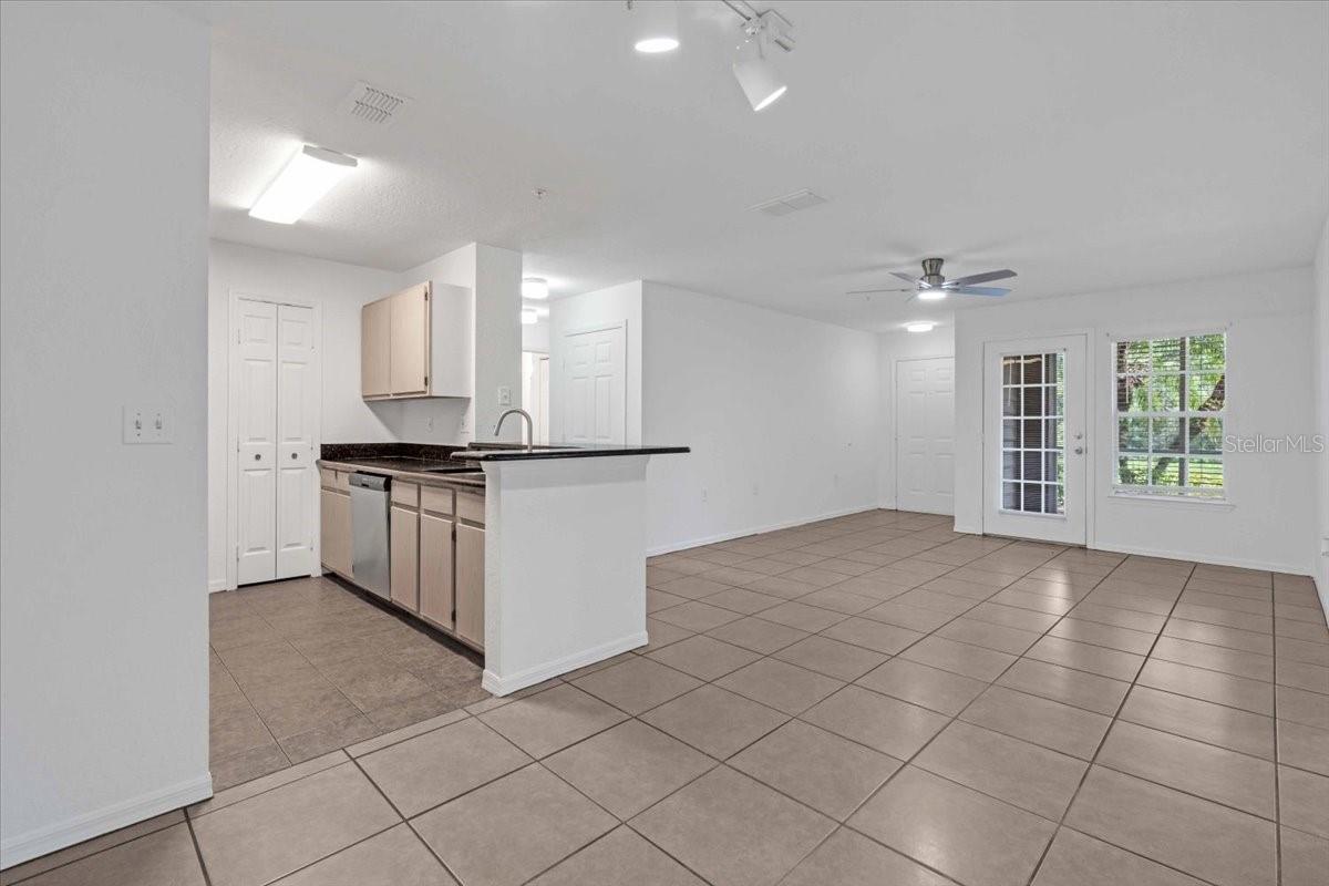 Image 5 of 22 For 7417 Vista Way 108