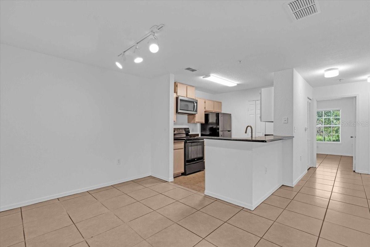 Image 8 of 22 For 7417 Vista Way 108