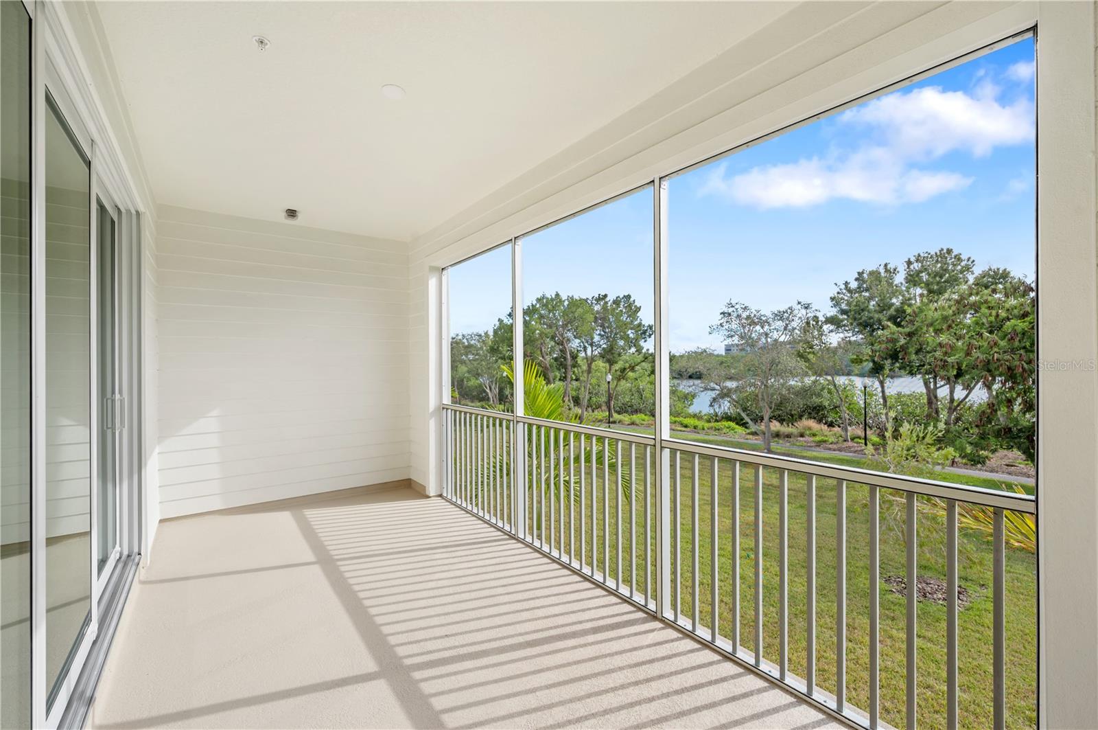 Image 28 of 41 For 9992 Key Haven Road