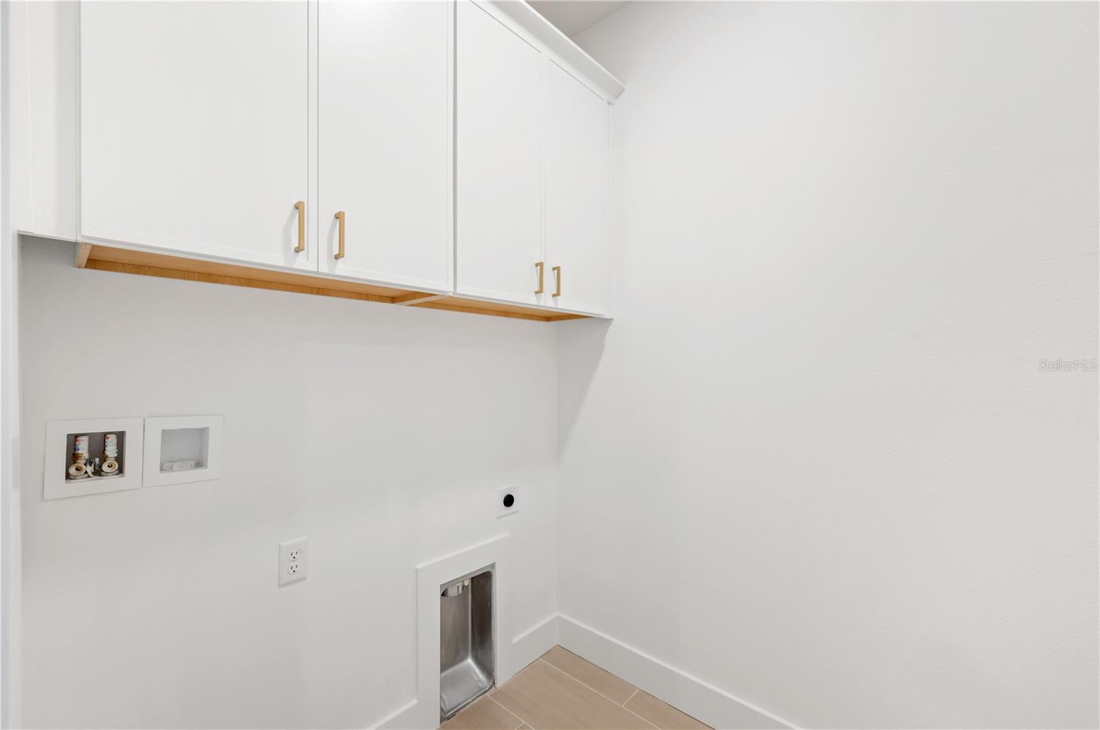 Image 29 of 41 For 9992 Key Haven Road