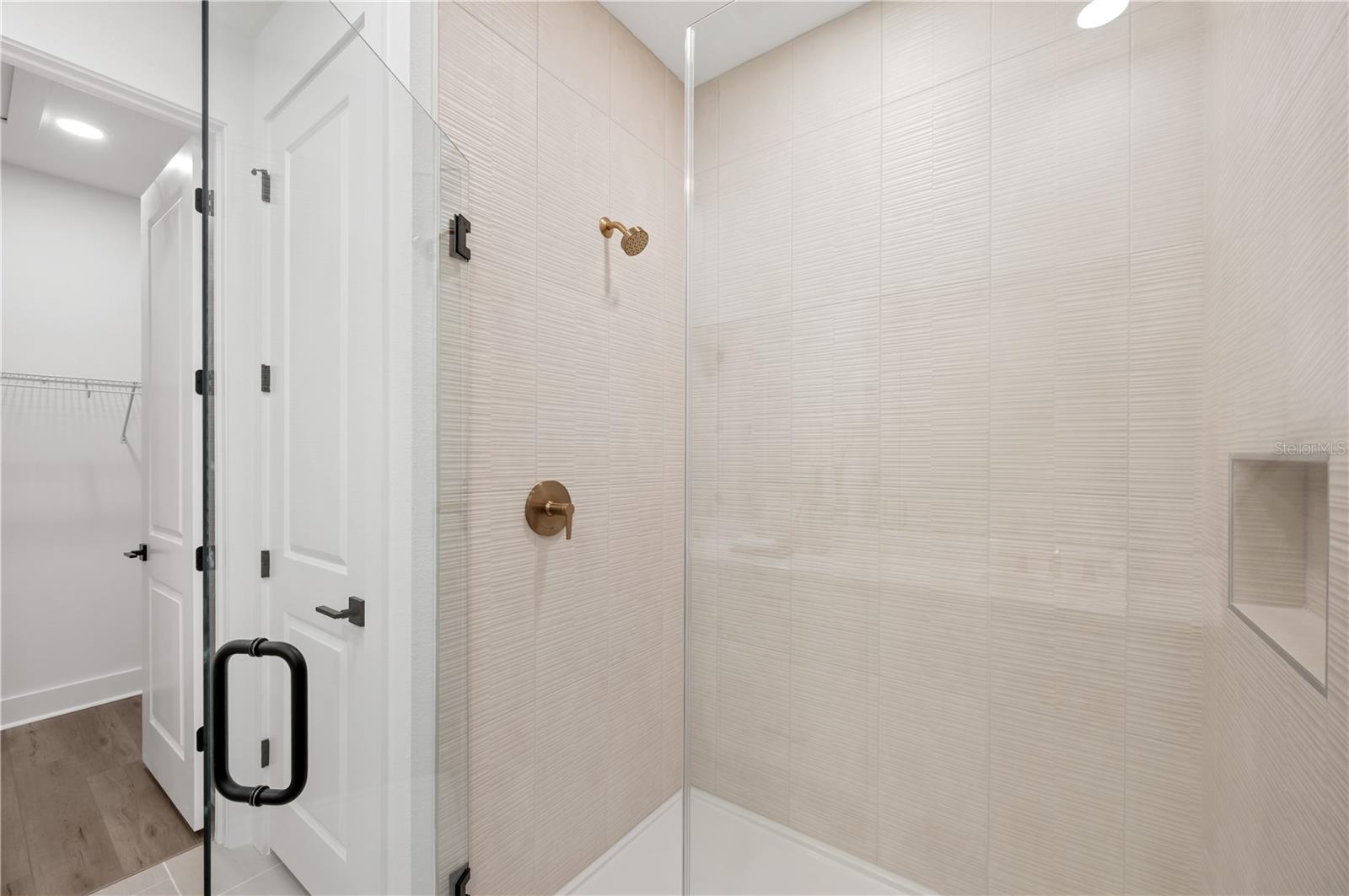 Image 34 of 41 For 9992 Key Haven Road