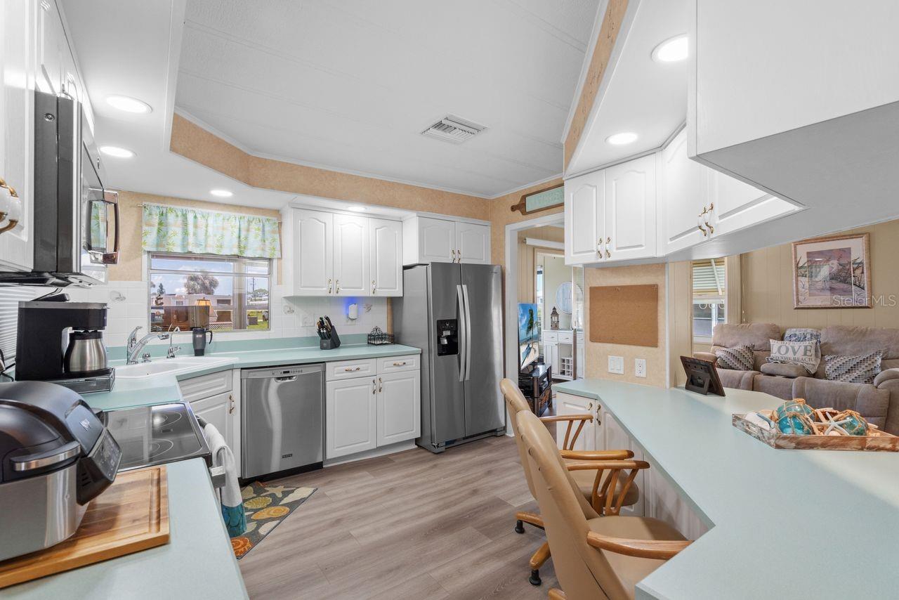 Image 4 of 48 For 617 Fairmount Drive