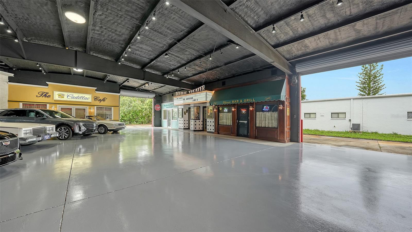 Image 10 of 74 For 2111 Whitfield Park Drive