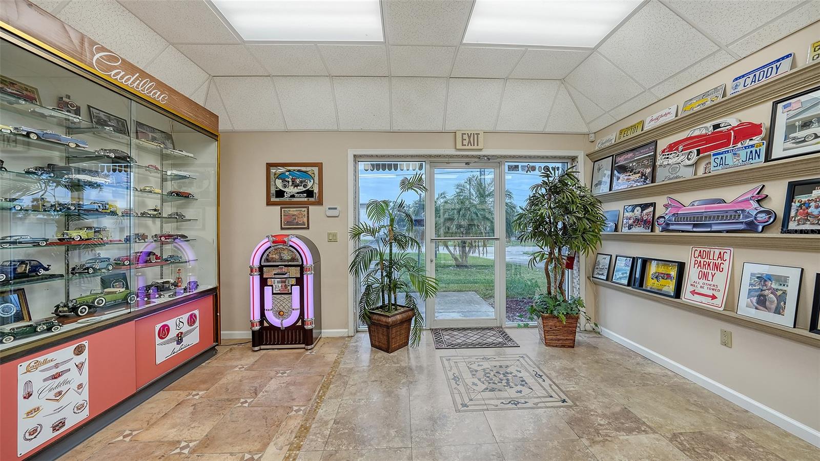 Image 40 of 74 For 2111 Whitfield Park Drive