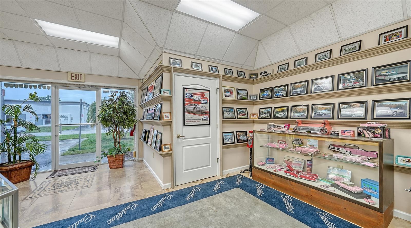 Image 43 of 74 For 2111 Whitfield Park Drive