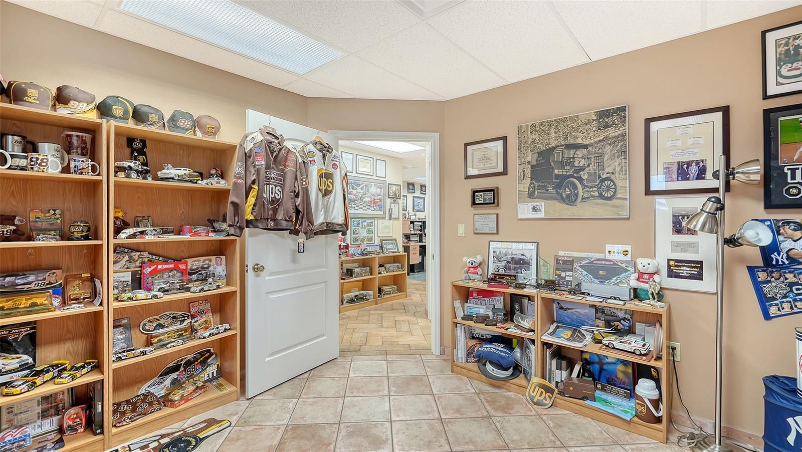 Image 63 of 74 For 2111 Whitfield Park Drive