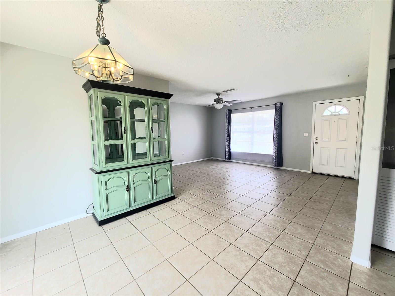 Image 4 of 13 For 3526 Southern Parkway W