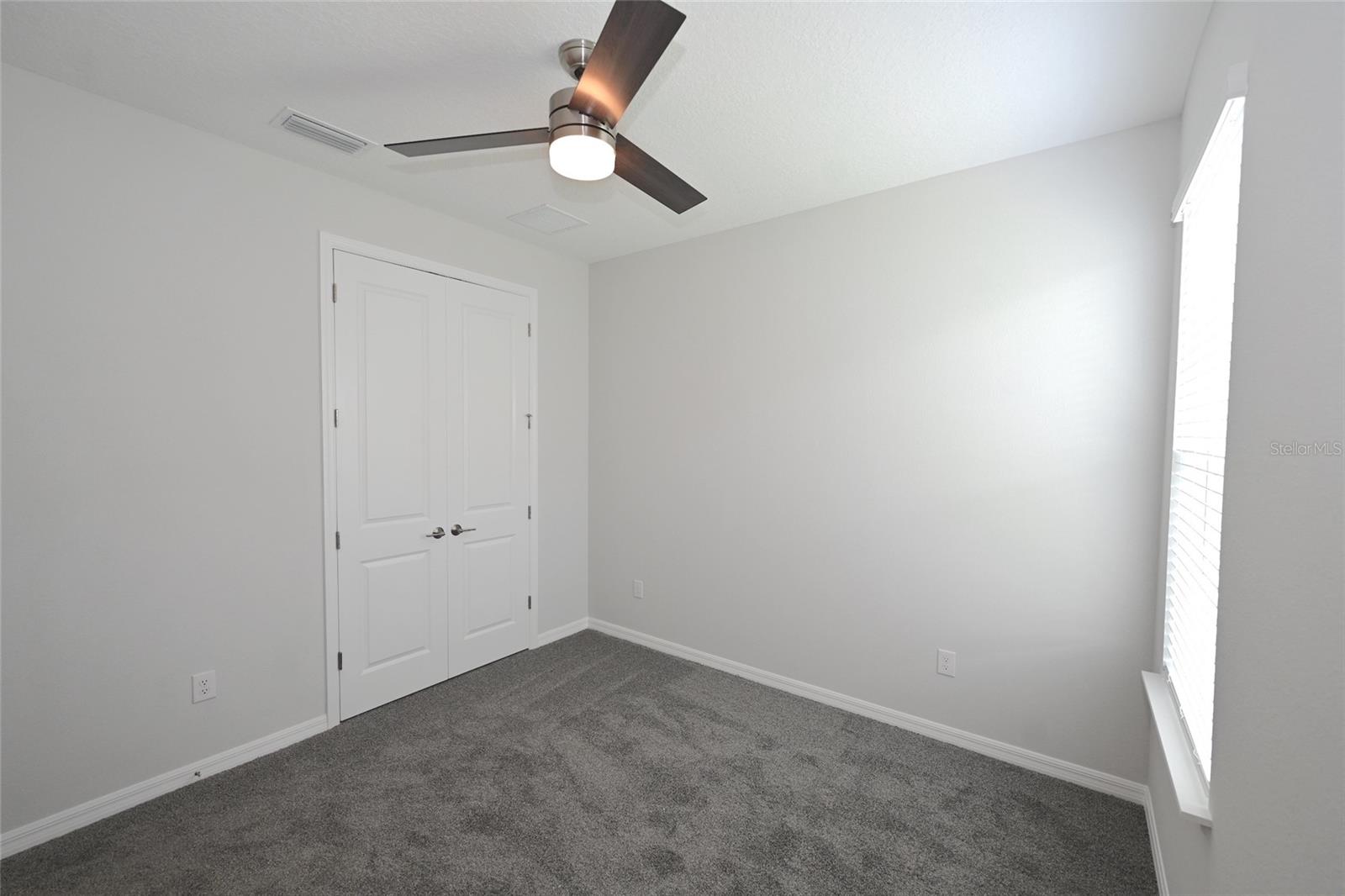 Image 18 of 45 For 5652 Blue Reef Place