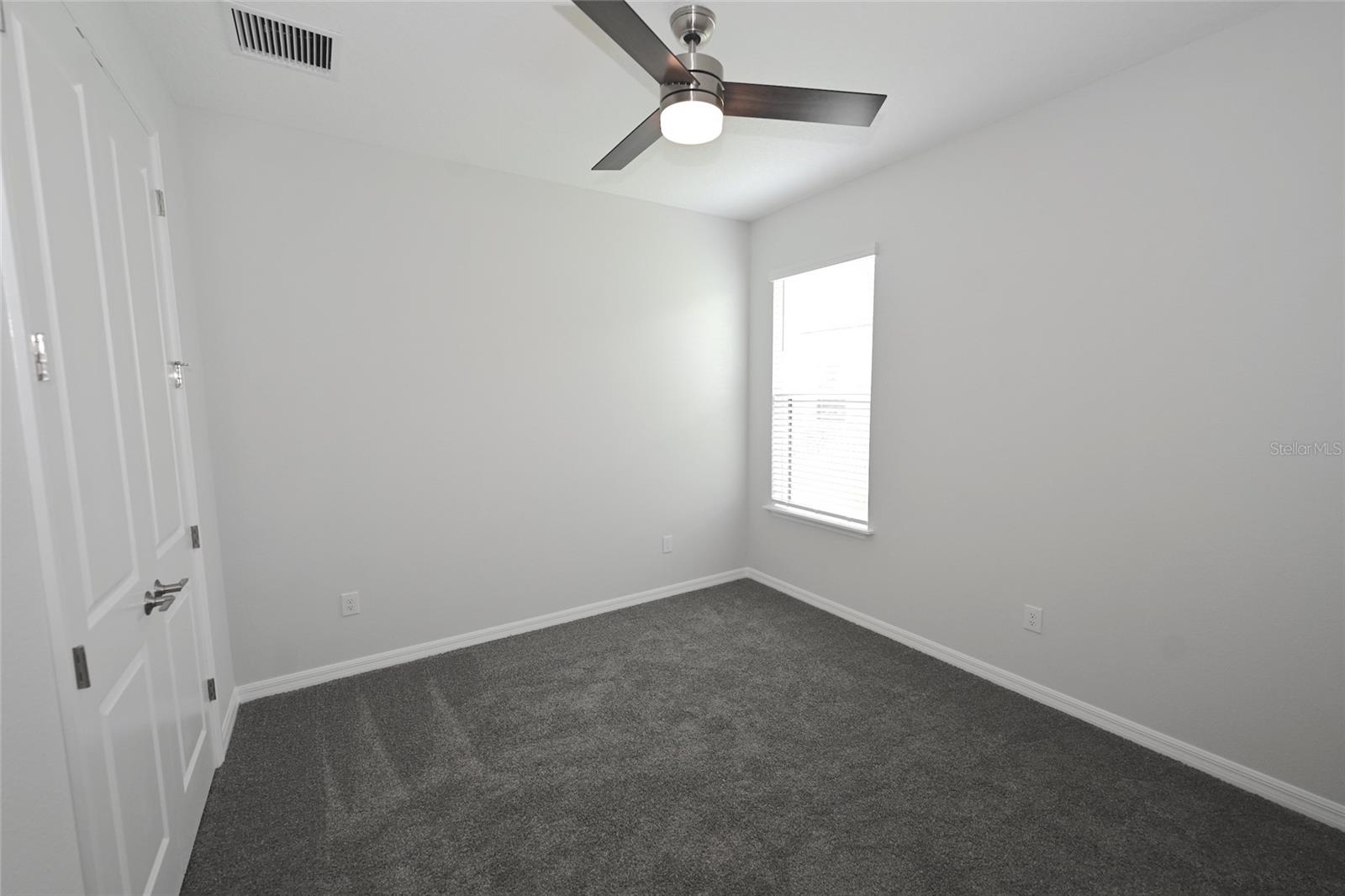 Image 32 of 45 For 5652 Blue Reef Place