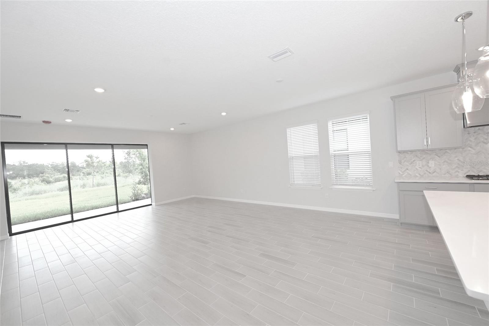 Image 4 of 45 For 5652 Blue Reef Place