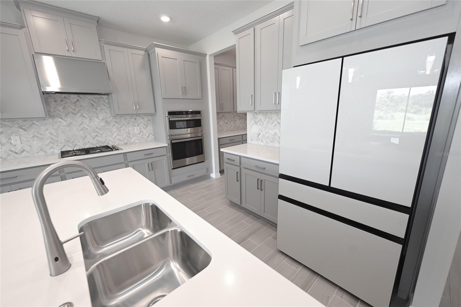 Image 5 of 45 For 5652 Blue Reef Place