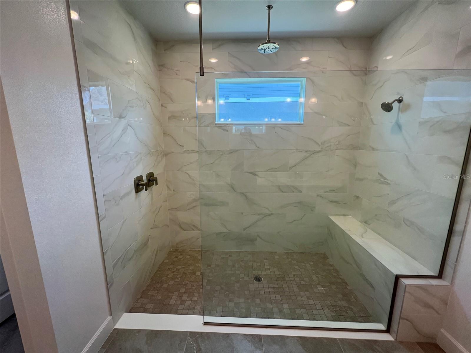 Image 13 of 22 For 931 Signet Drive