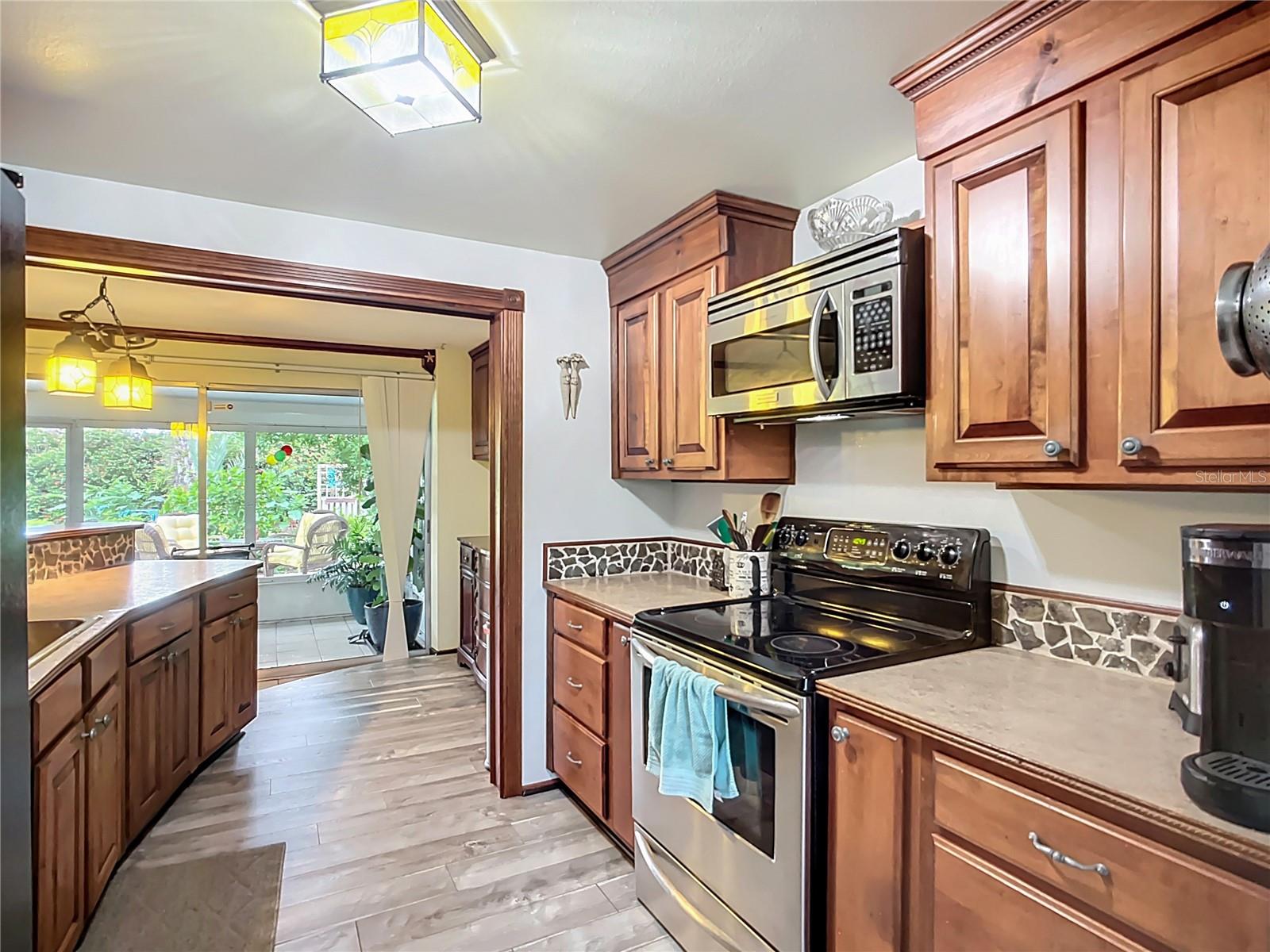Image 18 of 45 For 408 67th Avenue W