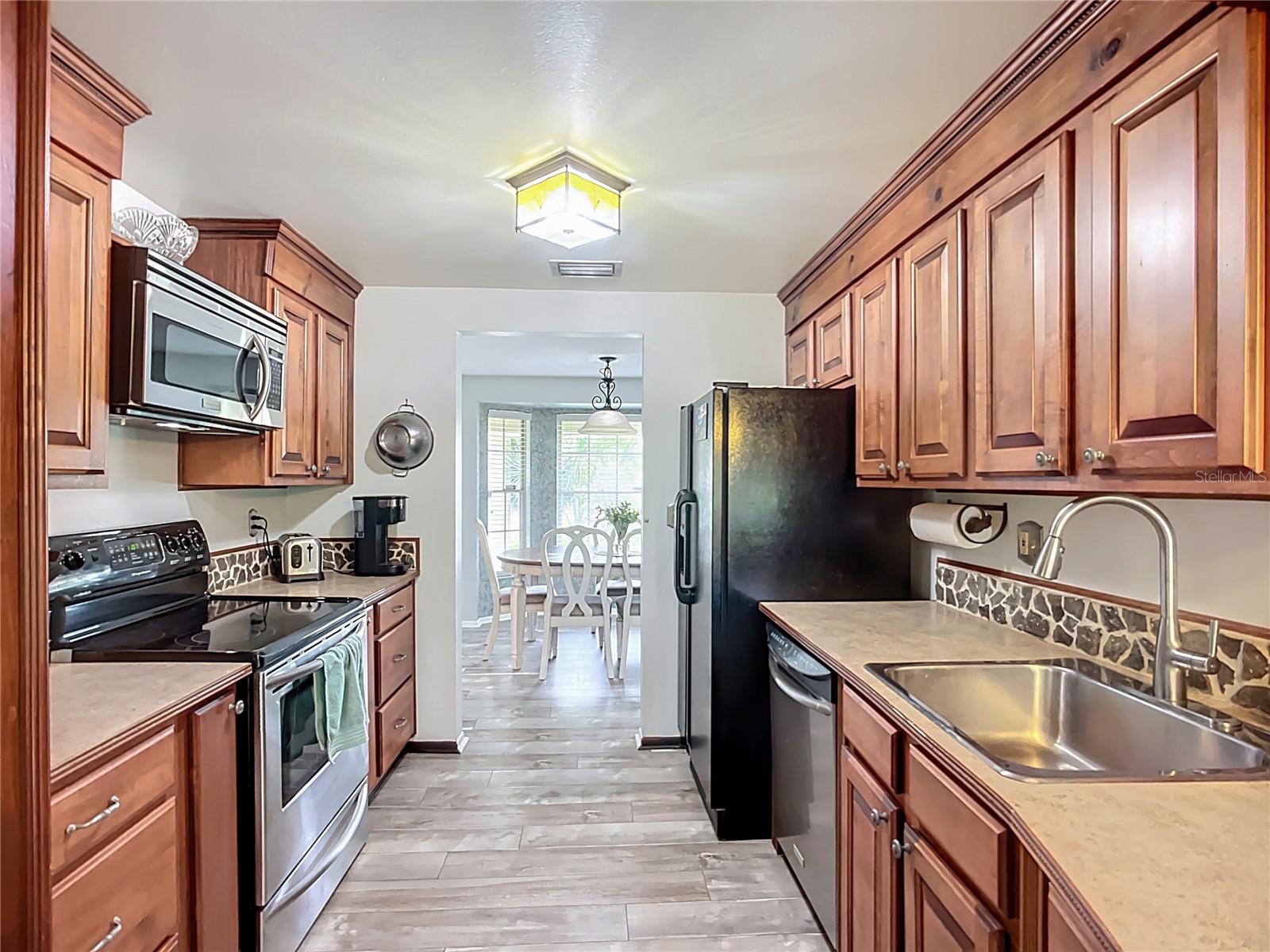 Image 22 of 45 For 408 67th Avenue W