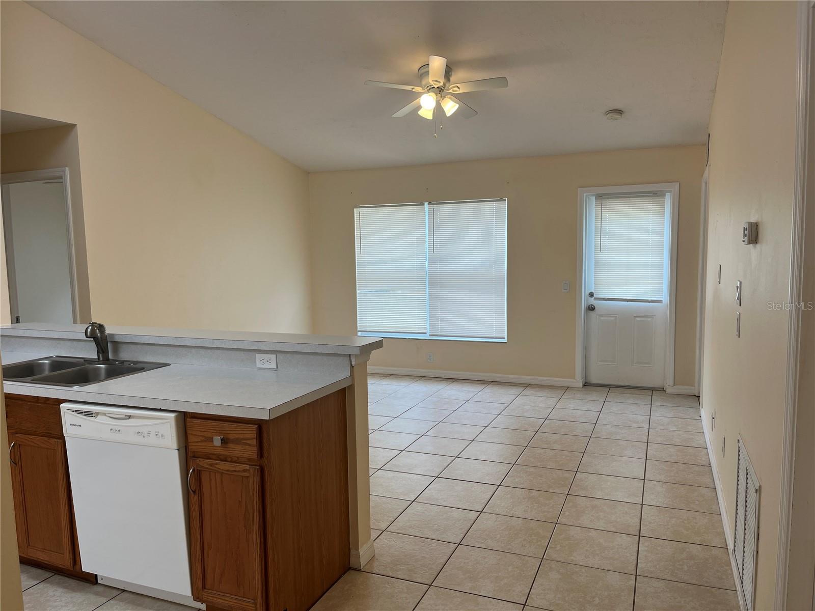 Image 10 of 20 For 11027 2nd Avenue E