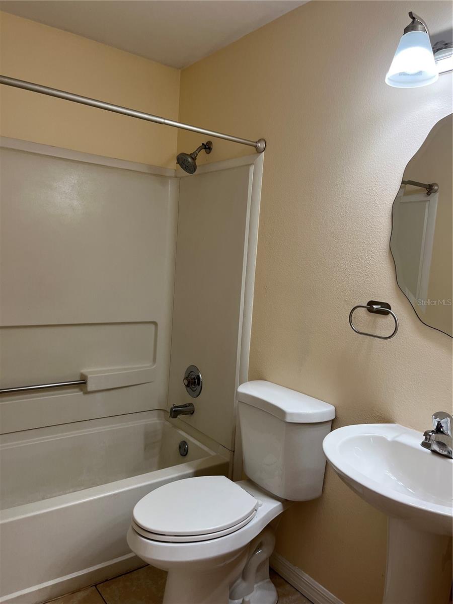 Image 5 of 20 For 11027 2nd Avenue E
