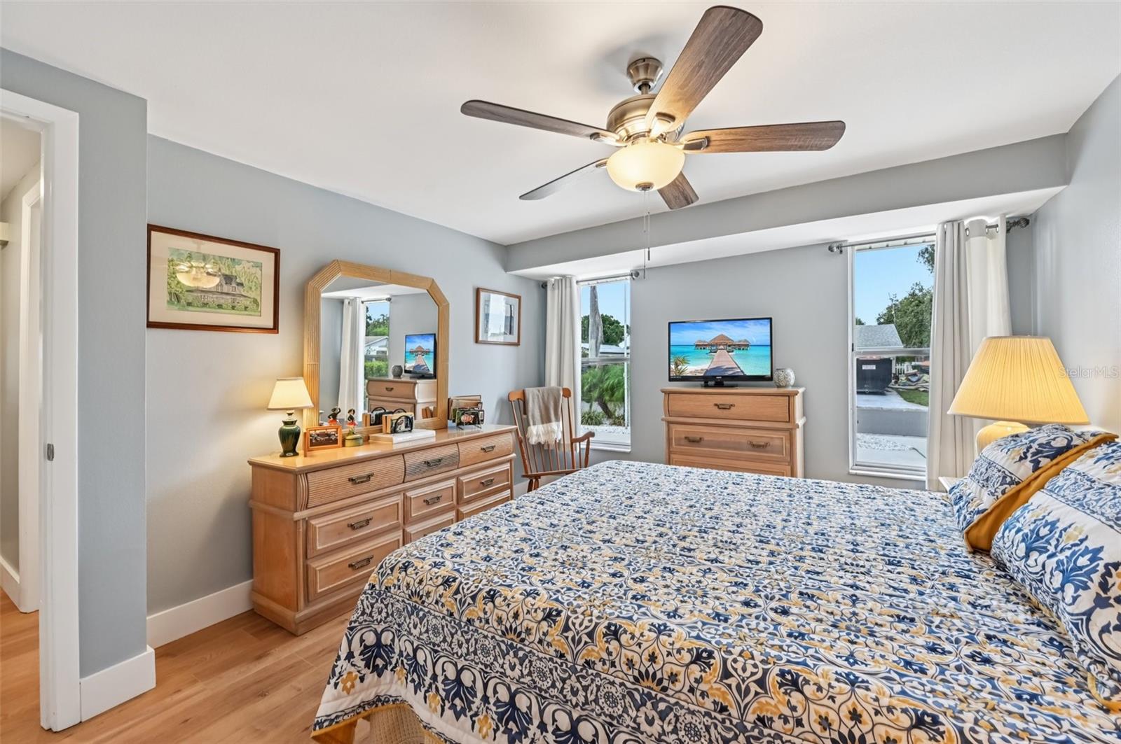 Image 15 of 39 For 6002 34th Avenue W