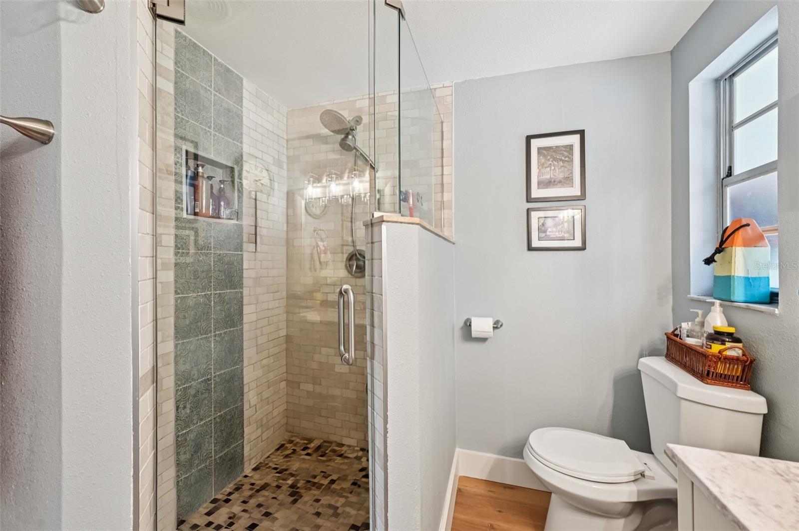 Image 21 of 39 For 6002 34th Avenue W