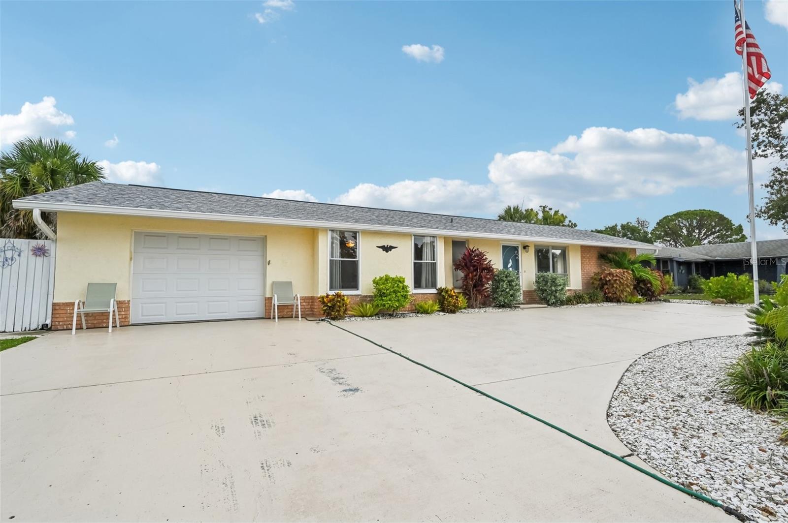 Image 3 of 39 For 6002 34th Avenue W