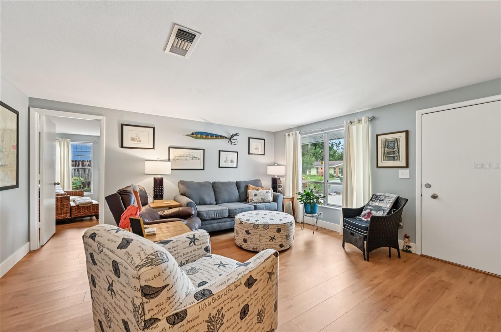 Image 5 of 39 For 6002 34th Avenue W