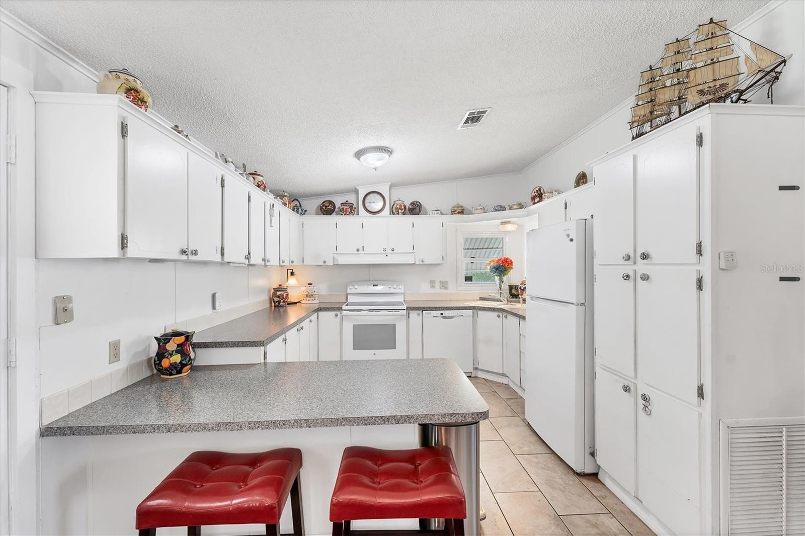 Image 4 of 51 For 5707 45th Street E 136