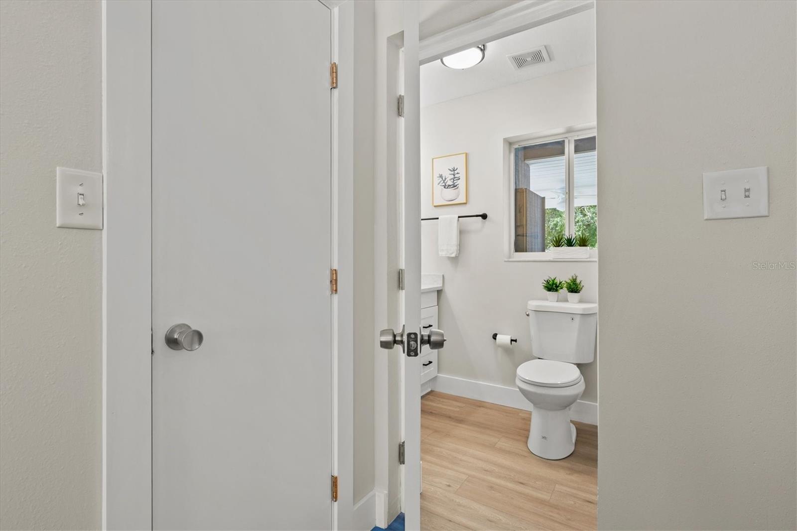 Image 23 of 74 For 2432 Aspinwall Street