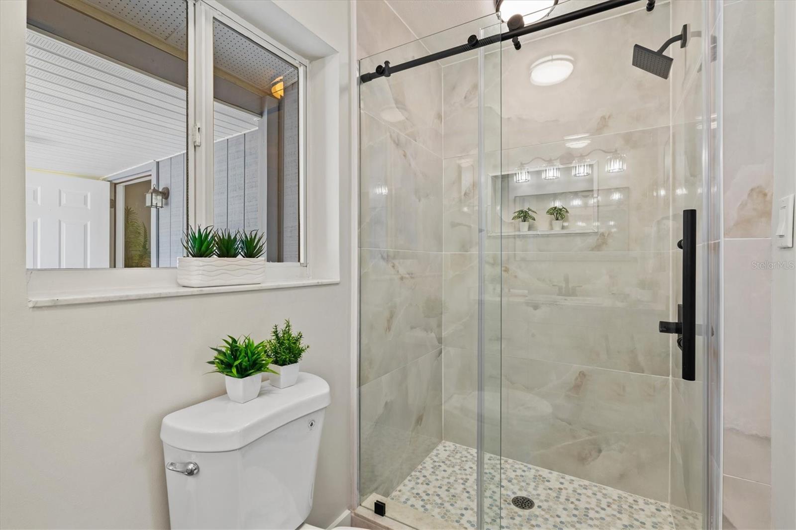 Image 25 of 74 For 2432 Aspinwall Street