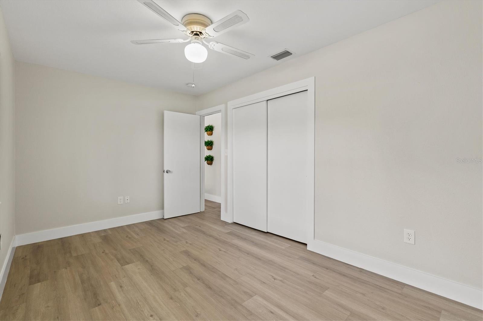 Image 26 of 74 For 2432 Aspinwall Street