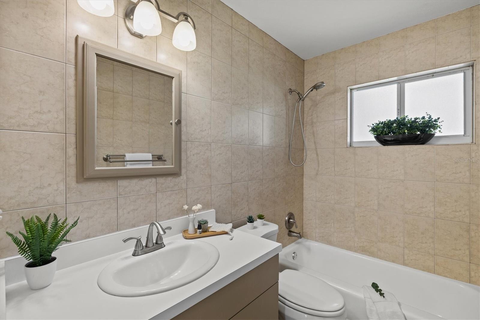 Image 28 of 74 For 2432 Aspinwall Street