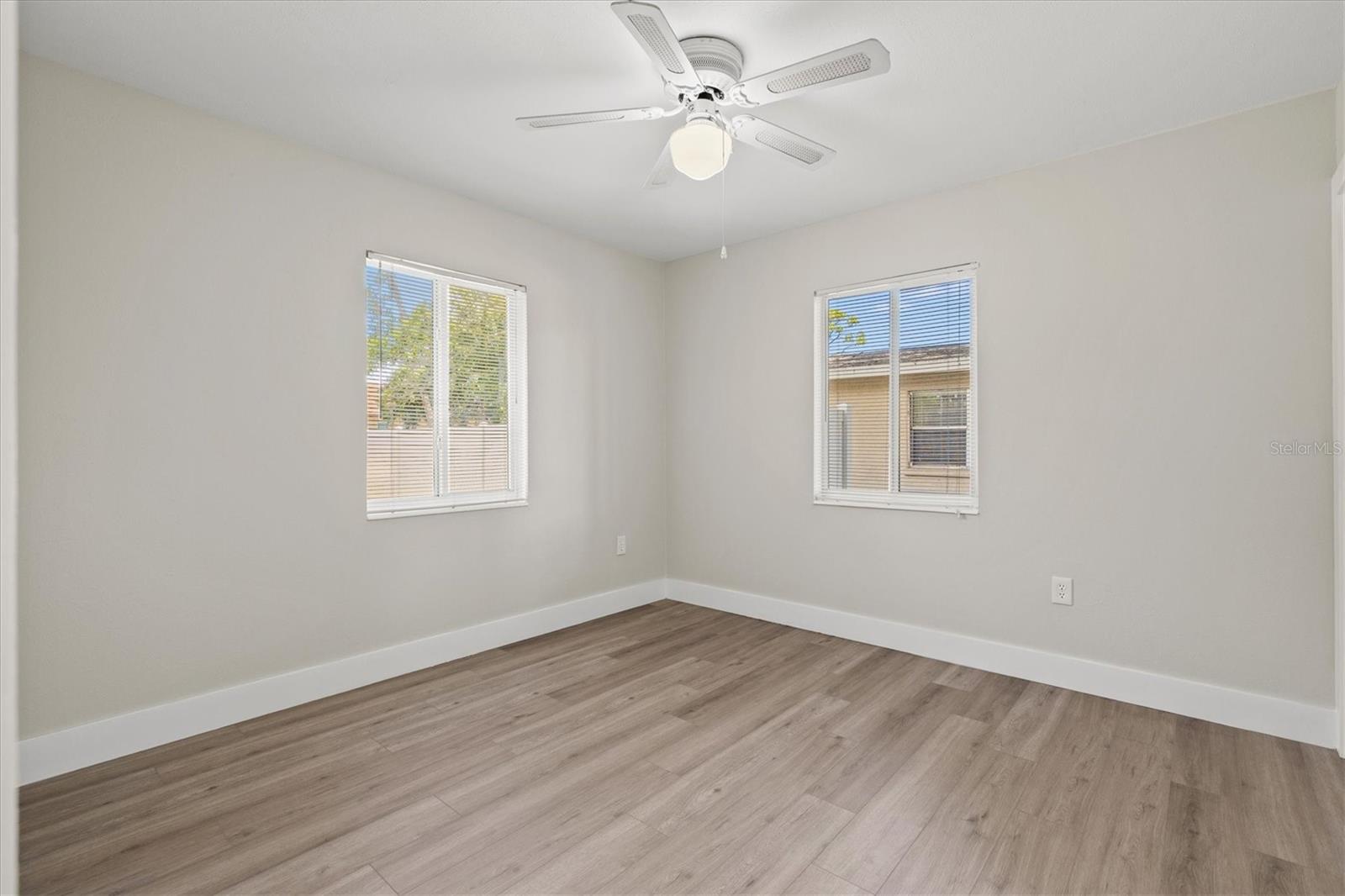 Image 29 of 74 For 2432 Aspinwall Street