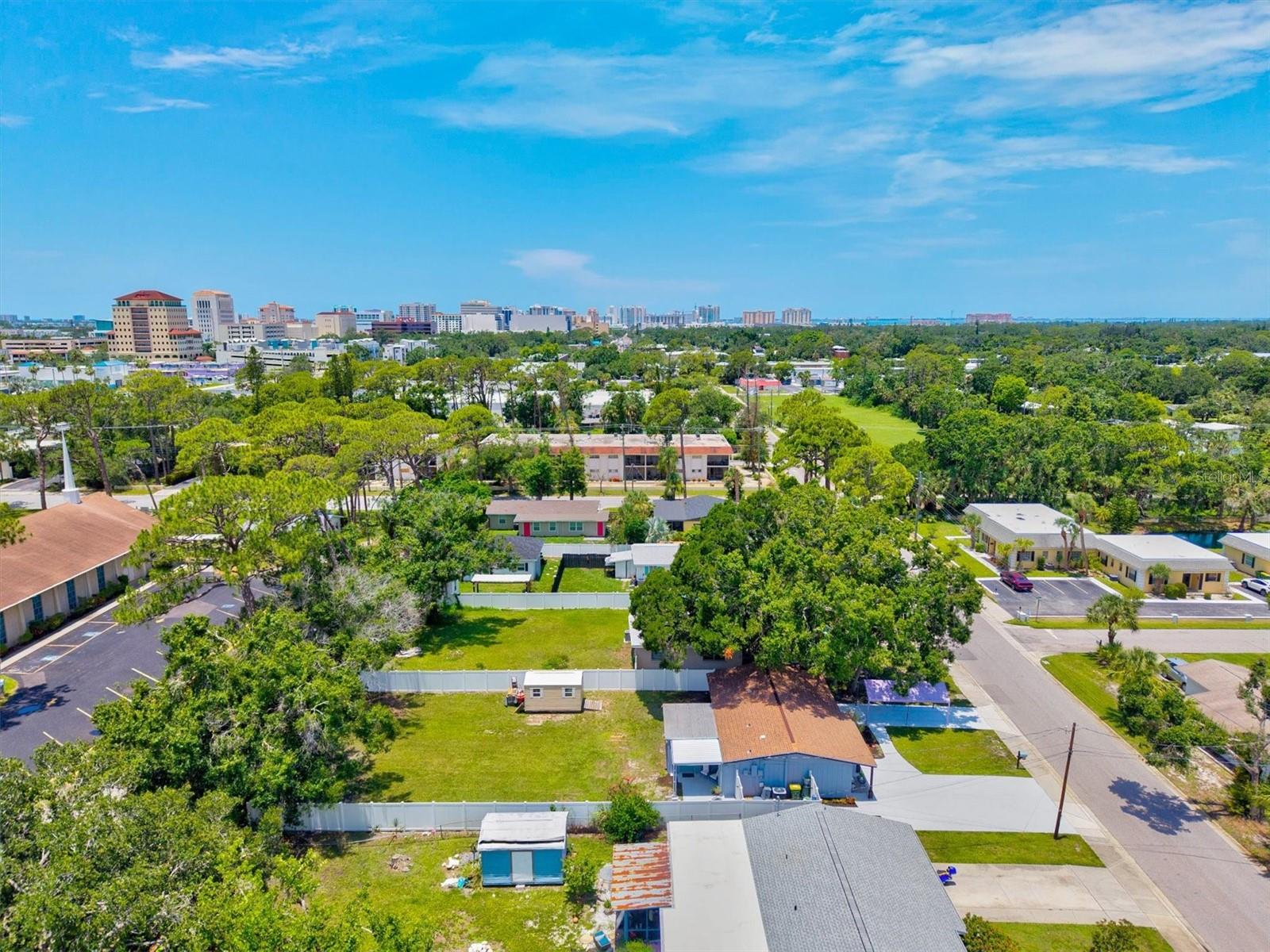 Image 49 of 74 For 2432 Aspinwall Street