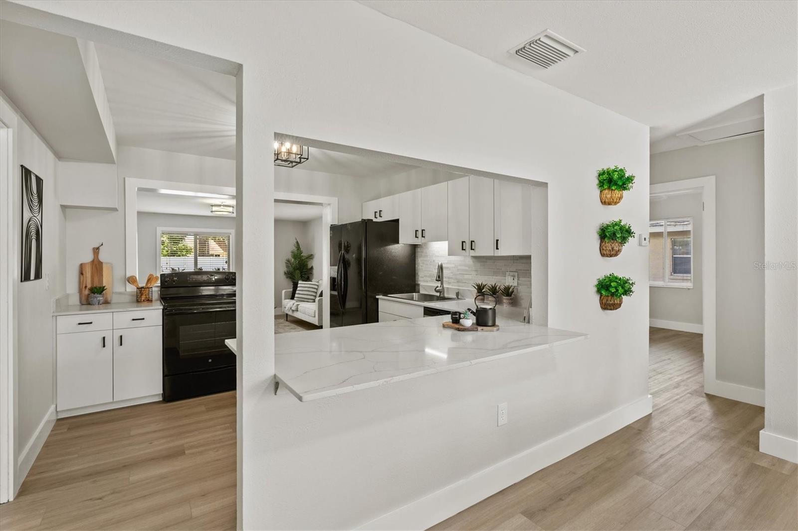 Image 9 of 74 For 2432 Aspinwall Street