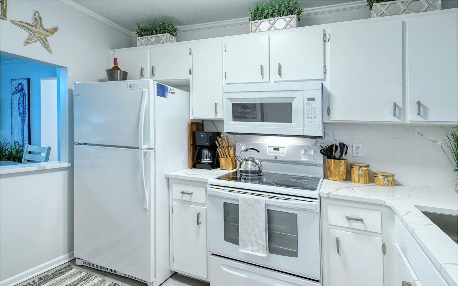 Image 16 of 68 For 925 Beach Road 408