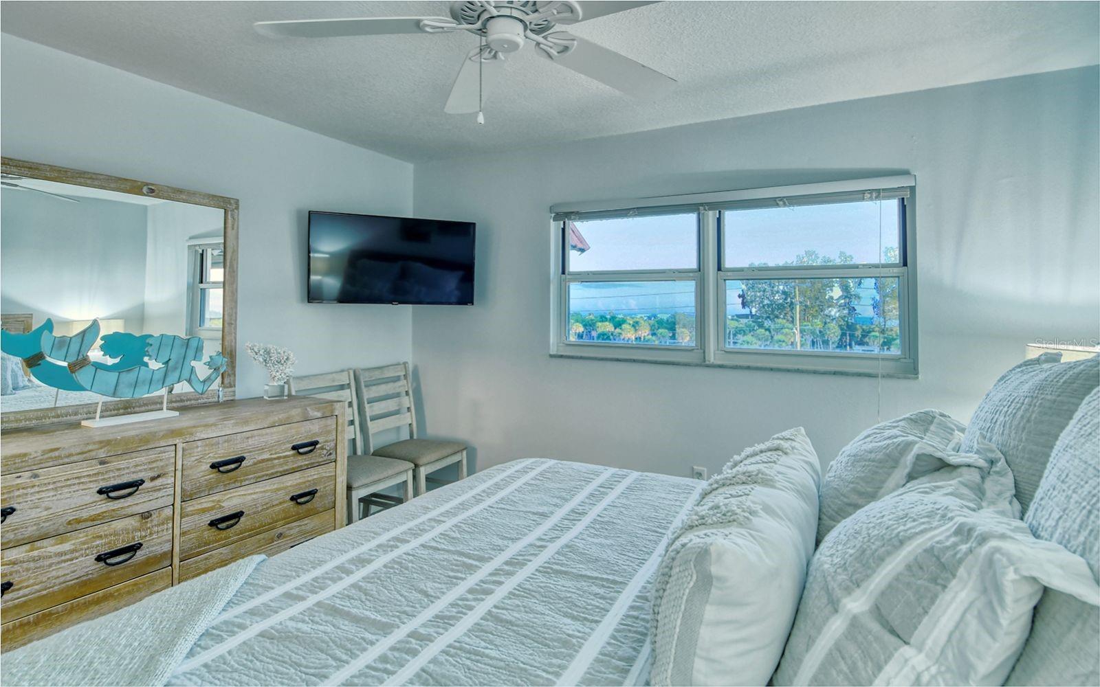 Image 25 of 68 For 925 Beach Road 408