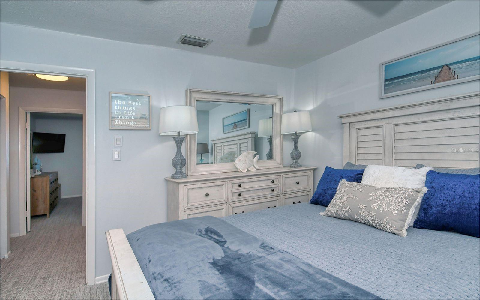 Image 27 of 68 For 925 Beach Road 408