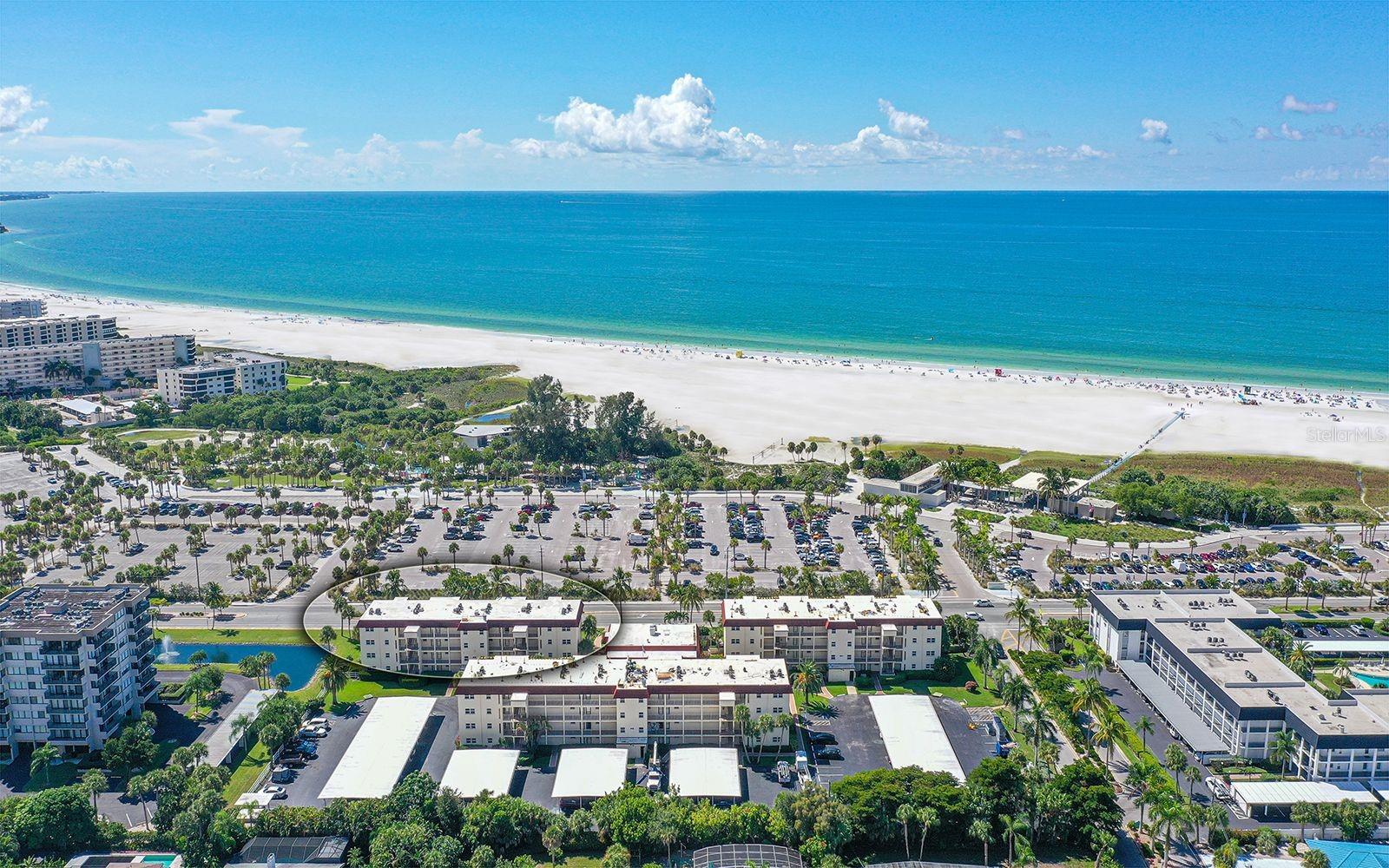 Image 5 of 68 For 925 Beach Road 408
