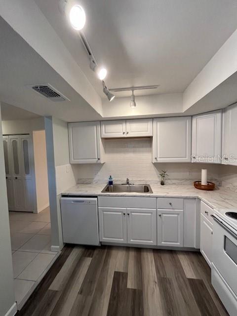Image 6 of 37 For 3504 Beneva Road 209