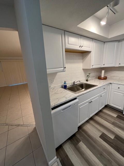 Image 8 of 37 For 3504 Beneva Road 209